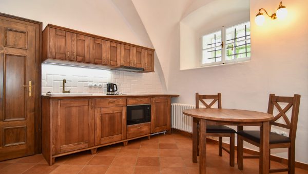 NOVÉ RETRO-LUX APARTMÁNY EXECUTIVE V PŘEDZÁMČÍ ZÁMKU RAČICE