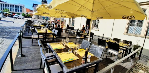 Středomořský restaurant TEFITI na Zelném trhu nabídne zbrusu nové menu a stylovou zahrádku v centru Brna
