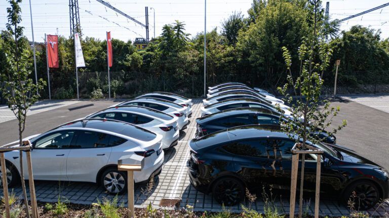 TESLA Y pro e-Finance (1)