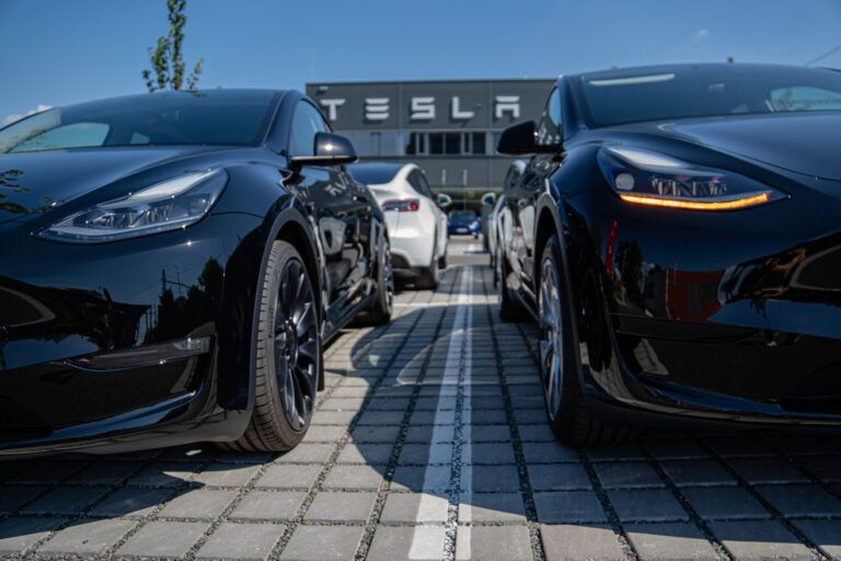 TESLA Y pro e-Finance (2)