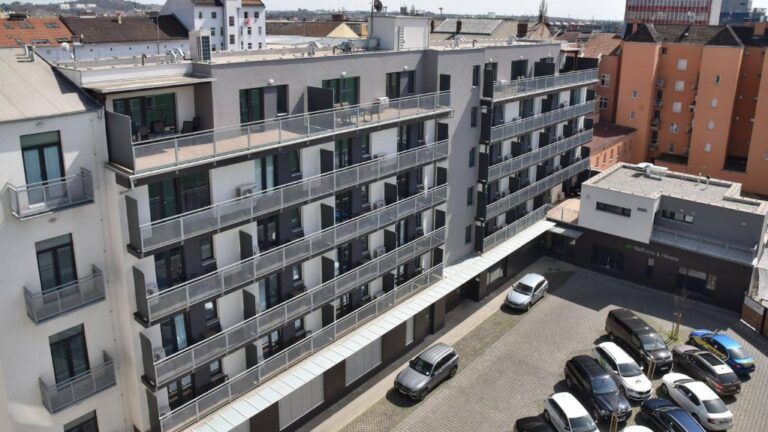eFi Palace Hotel - hybridní hotel