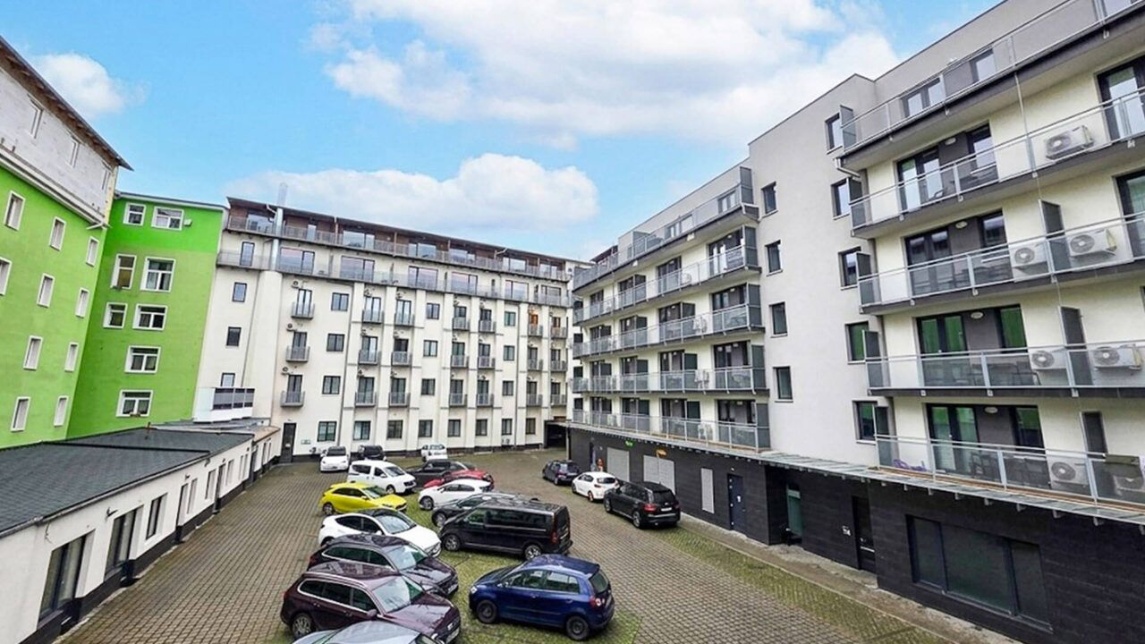 eFi Palace Hotel vnitroblok