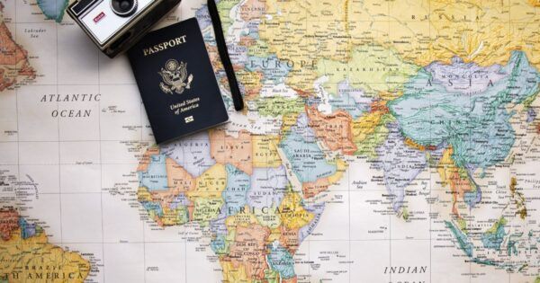 Kooperativa klientům, kteří se nemohou vrátit z krizových oblastí Blízkého východu, prodlužuje pojistné krytí