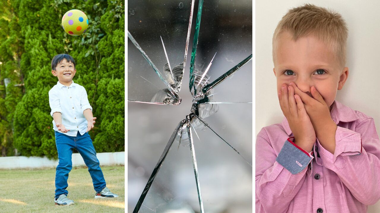 Dítě kope míč směrem k oknu auta – ukázka rizika škody při běžné zábavě