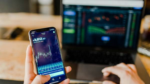 AI a finance: Jak algoritmy ovlivní naše rozhodování o penězích