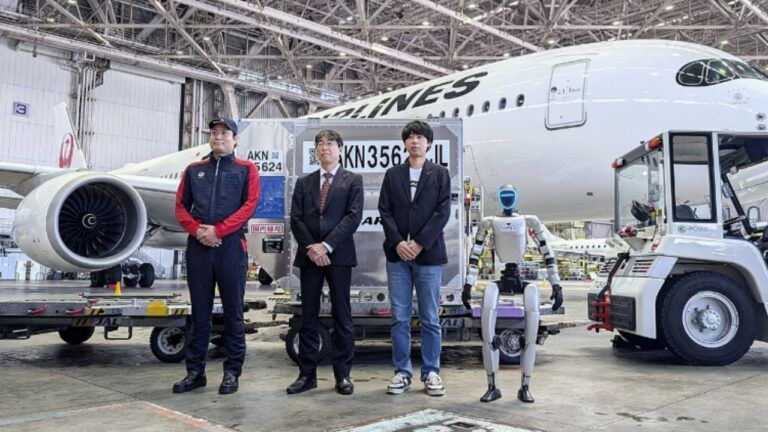Představení nového robota v hangáru letiště Haneda v Tokiu (27. dubna 2026) Autor: Profimedia.cz
