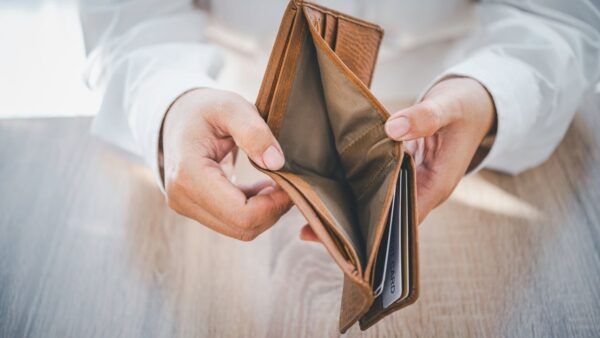 Deficit veřejných financí má příští rok dosáhnout přibližně 2,9 procenta HDP.