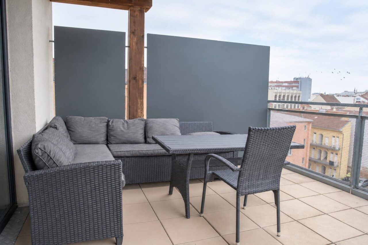Terrasse 1 — Apartment Deluxe mit 3 Schlafzimmern