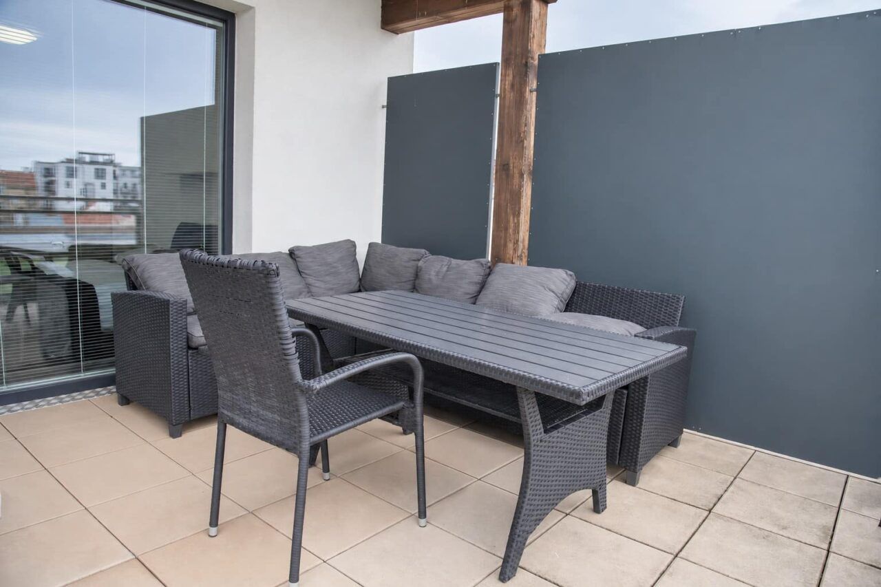 Terrasse 2 — Apartment Deluxe mit 3 Schlafzimmern