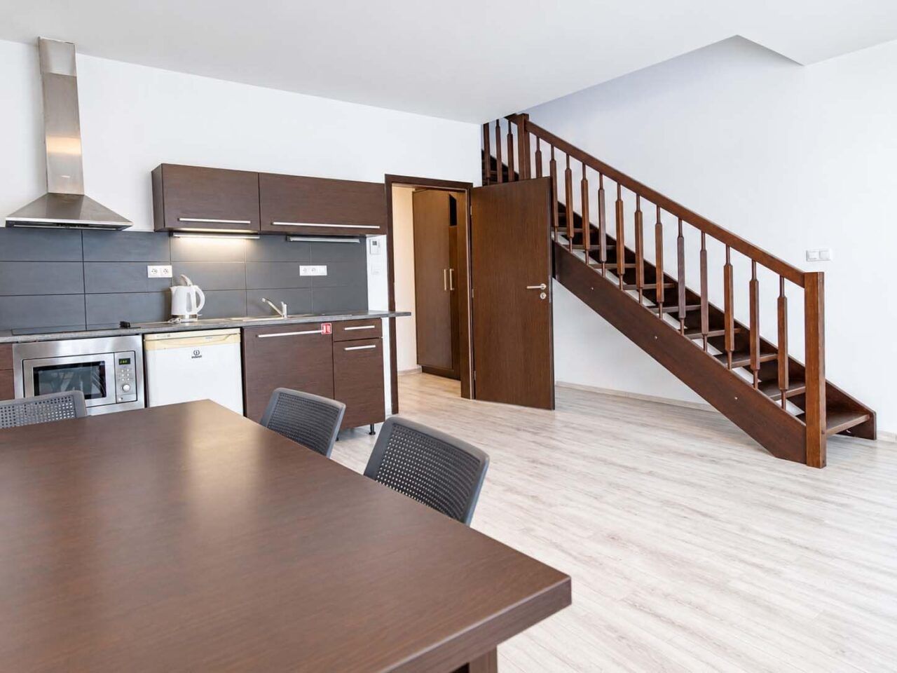 Wohnraum 4 — Zweigeschossiges Apartment Deluxe mit Terrasse