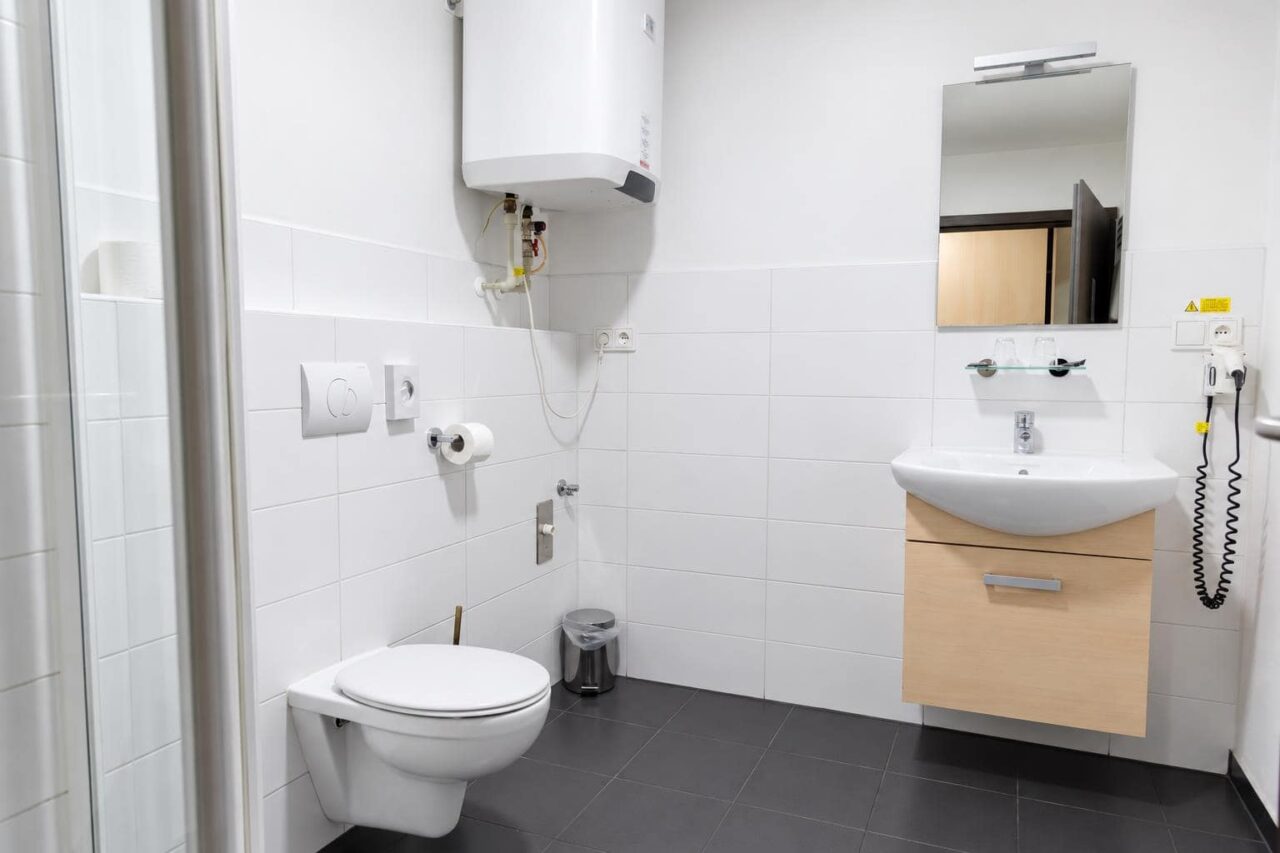 Bathroom 6 — Executive apartment