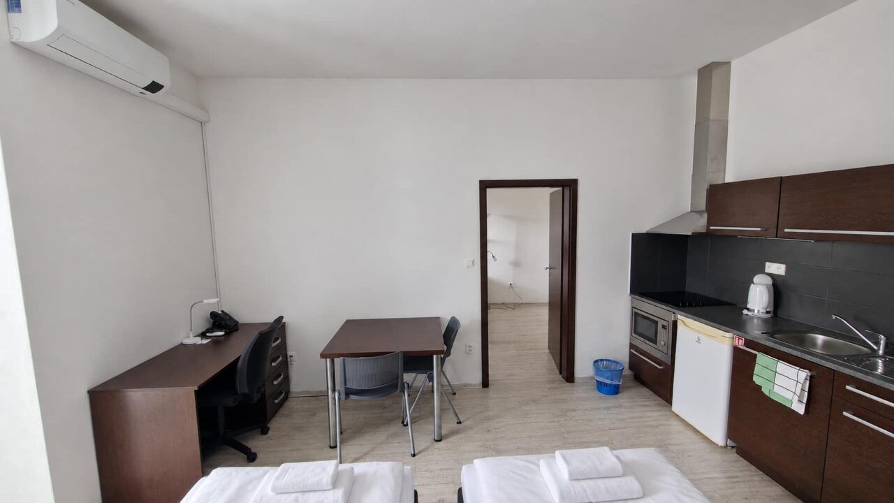 Kitchenette 4 — Junior apartment