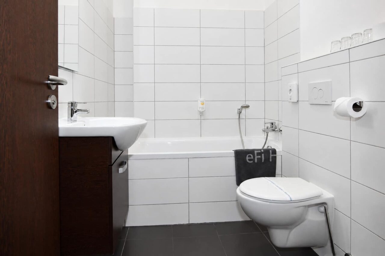 Bathroom 1 — Junior apartment