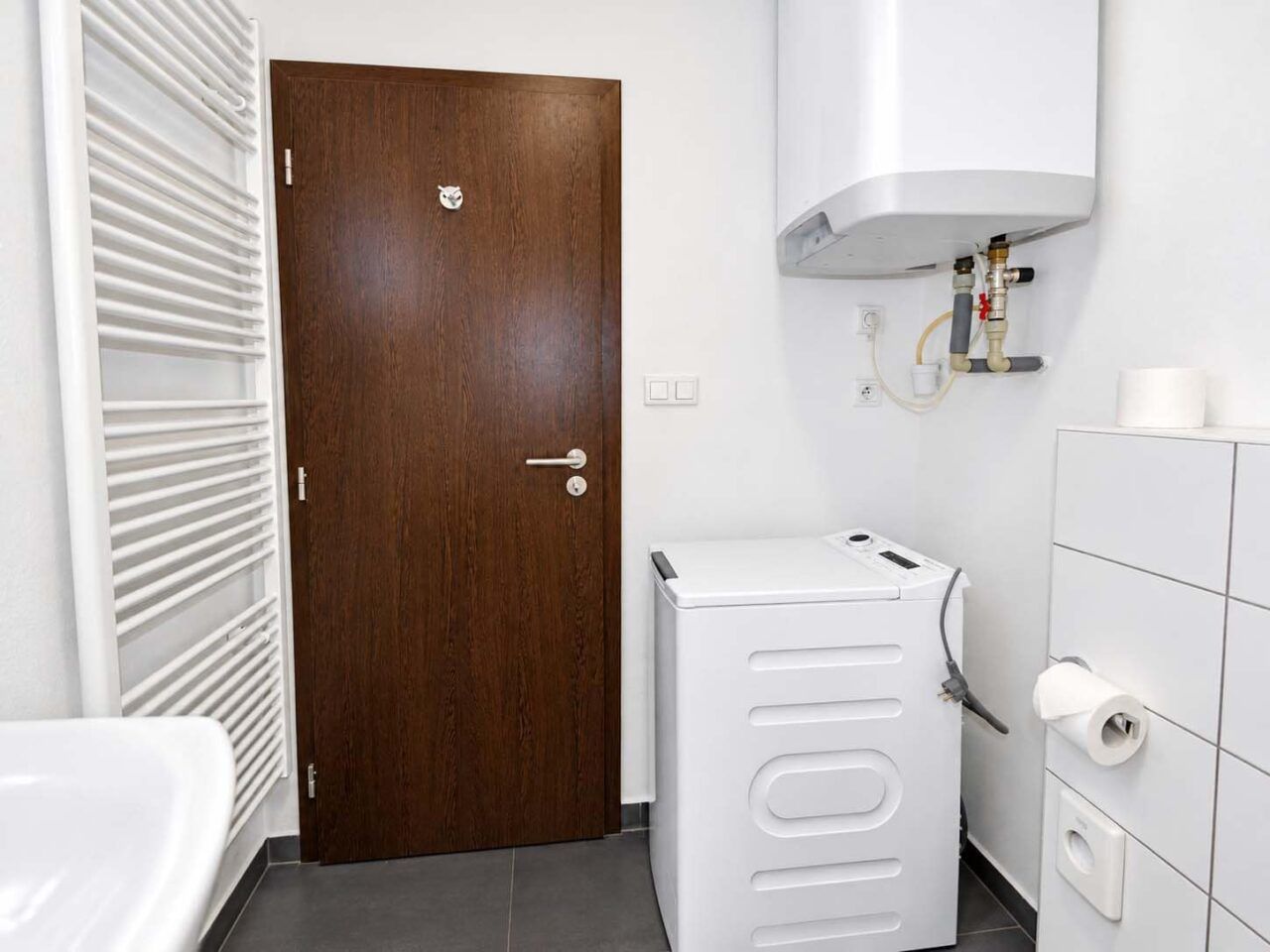 Bathroom 1 — Standard apartment with balcony