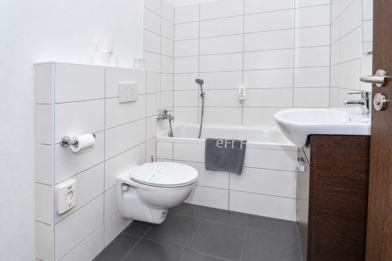 Bathroom 2 — Standard apartment with balcony