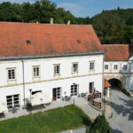 Předzámčí Zámku Račice