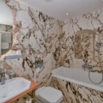 Rodinný apartmán Deluxe se 3 ložnicemi a kuchyní - druhá koupelna s vanou