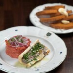 Hovězí tatarák s morkovou kostí