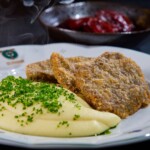 Jelení řízky s bramborovou kaší