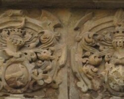 Alianční znak Hanuše Petřvaldského z Petřvaldu a jeho ženy
Libuše Petřvaldské z Valdštejna. Alianční znak Hanuše Petřvaldského