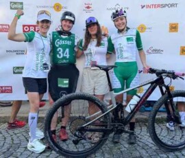 Čtyři disciplíny, jeden tým a odhodlání posouvat vlastní hranice. Extrémní štafetový závod Red Bull Dolomitenmann v rakouských Alpách.