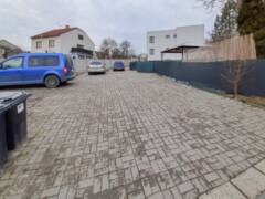 parkoviště s parkovacím stáním ke každému bytu