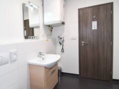 Pronájem luxusního zařízeného bytu 1+kk s balkonem a klimatizací, 35 m2