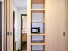 Pronájem luxusního zařízeného bytu 1+kk s balkonem a klimatizací, 35 m2